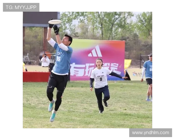 上海飞盘队在攀岩联赛中以77分稳居积分榜首位